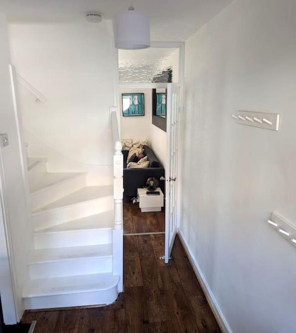 Charming 2-Bed Garden Flat Apartment London Exterior photo