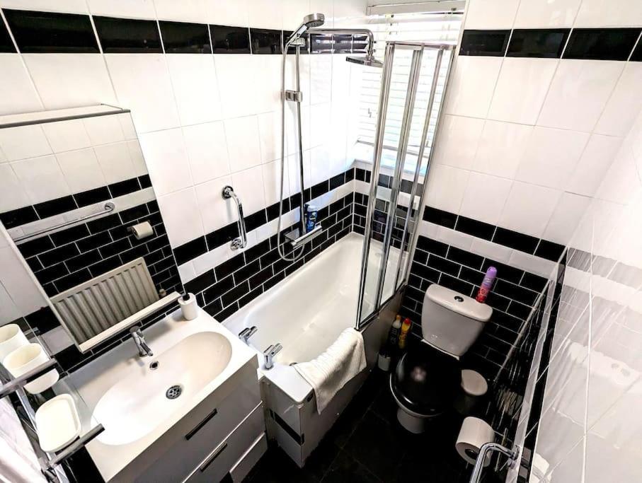 Charming 2-Bed Garden Flat Apartment London Exterior photo